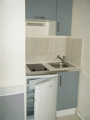 appartement à la location -   25000  BESANCON, surface 28 m2 location appartement - APR700716